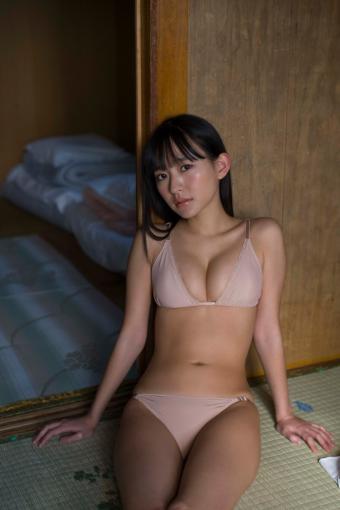 高崎かなみ